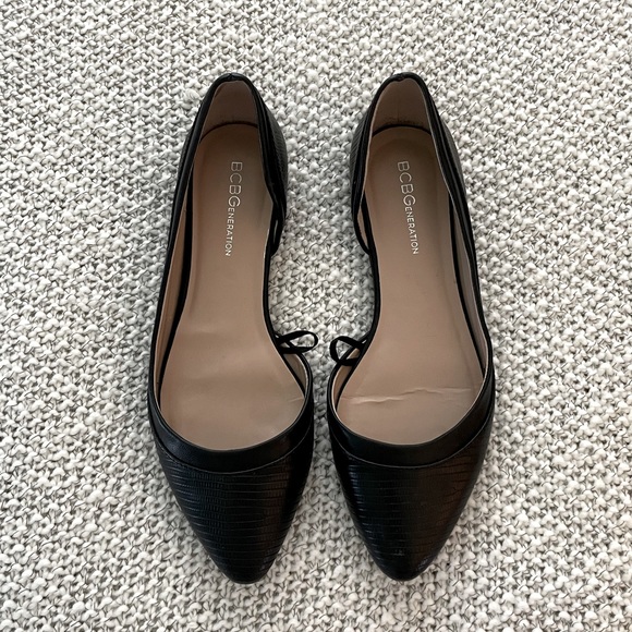 BCBG Black Lizard Textured Emmani Flats - Picture 2 of 6